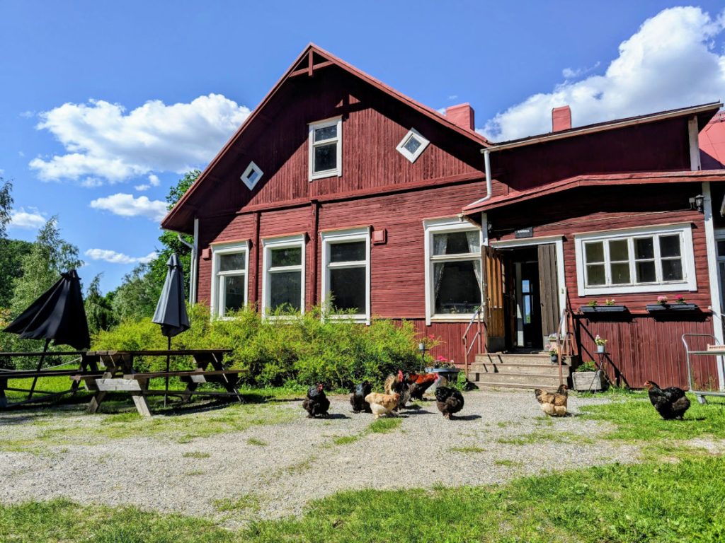 Immulan Mummula, kanoja edustalla